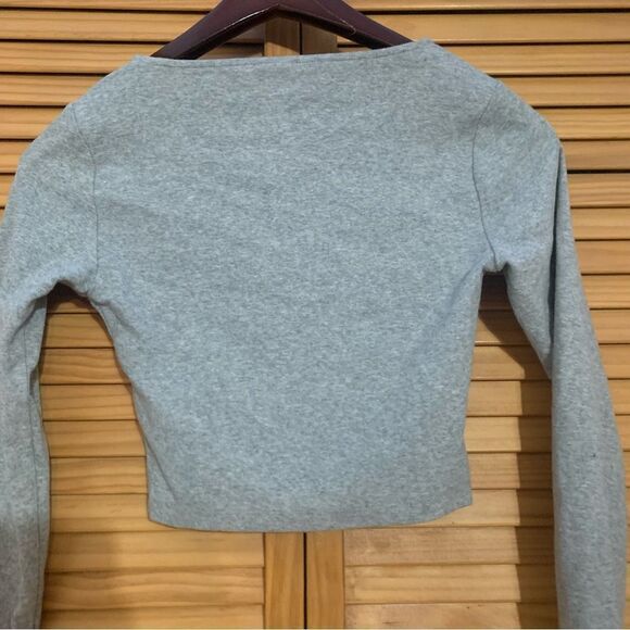 Aritzia Sunday Best V Neck Long Sleeve Crop XS - Picture 4 of 5